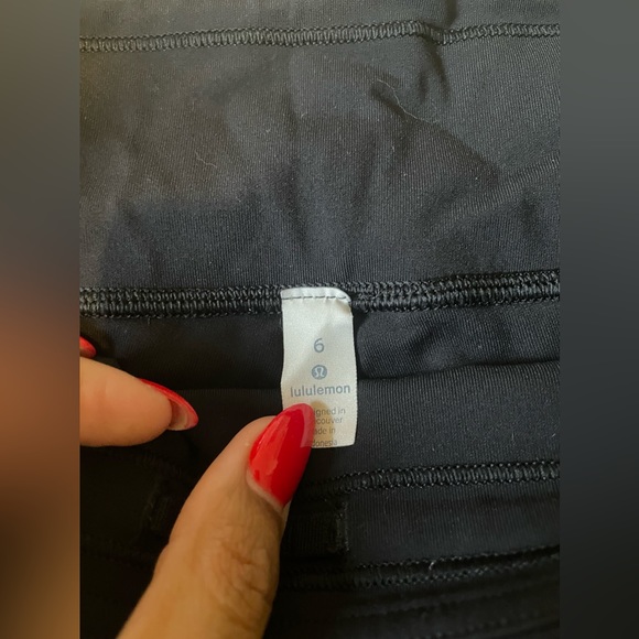 NWOT Black Lululemon Leggings - Picture 3 of 3